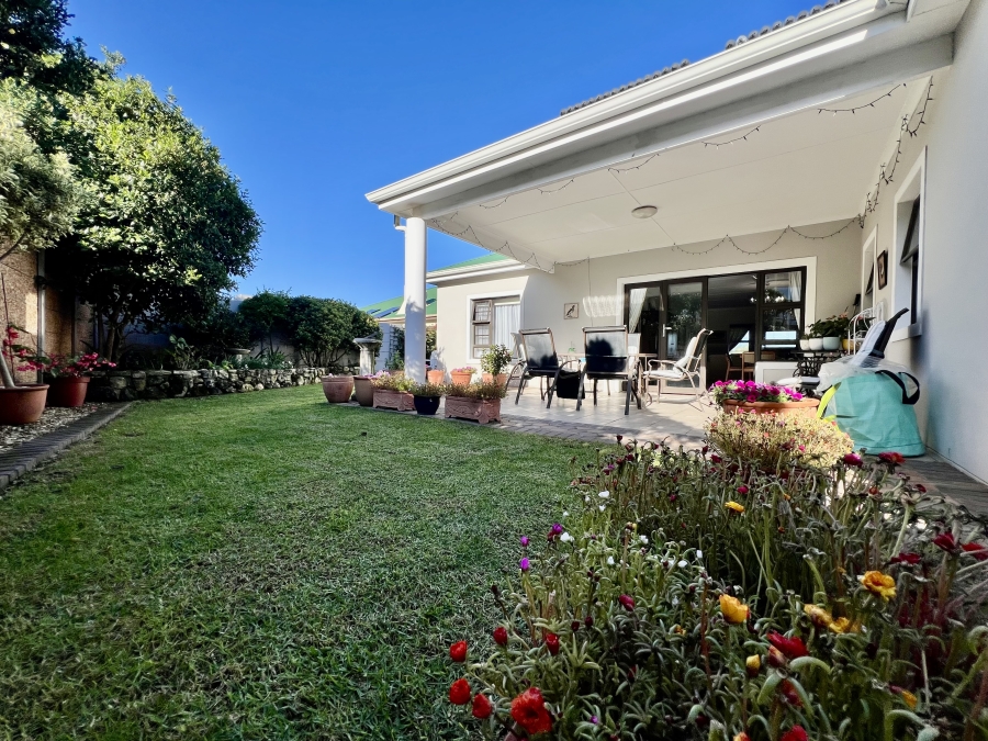 3 Bedroom Property for Sale in Stilbaai Wes Western Cape